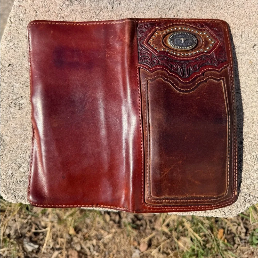 Leather Tooled Silver Creek Western Wallet w/ Longhorn Concho
